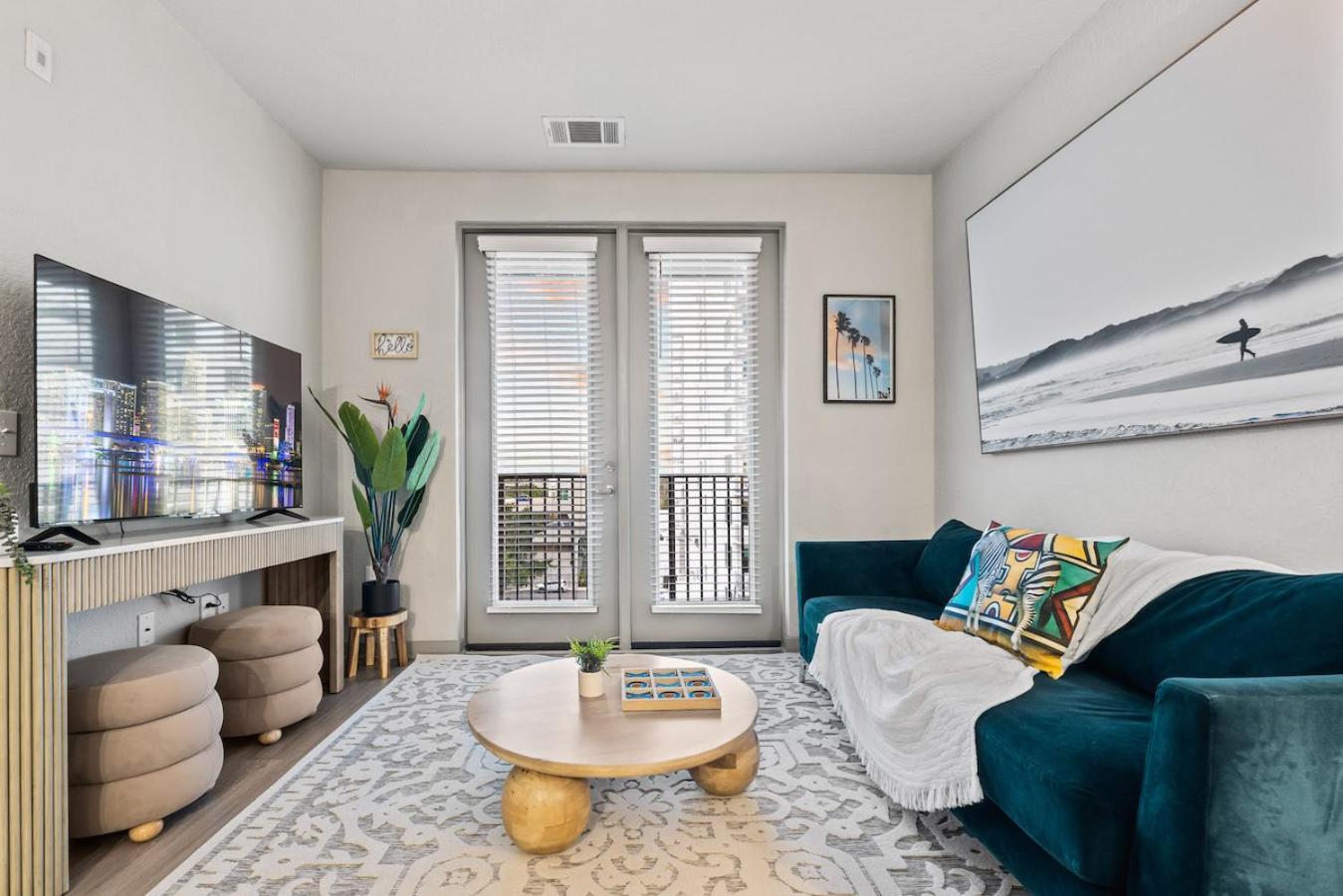 Tropical Field 1 Bed In Downtown With Free Parking Apartment St. Petersburg Exterior photo